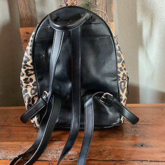 Dana Buchman animal print backpack - Picture 3 of 8